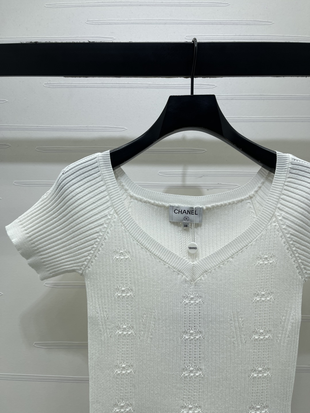 シャネル ロゴ刺繍 Vネック クロップド ニットTシャツ 画像 4