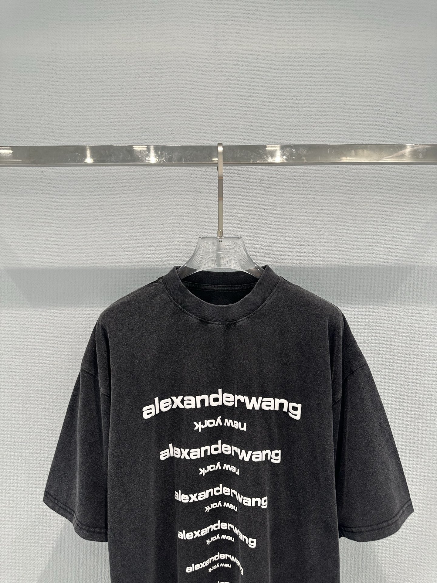 アレキサンダーワン 黒 ウォッシュ ロゴグラフィック Tシャツ 画像 5