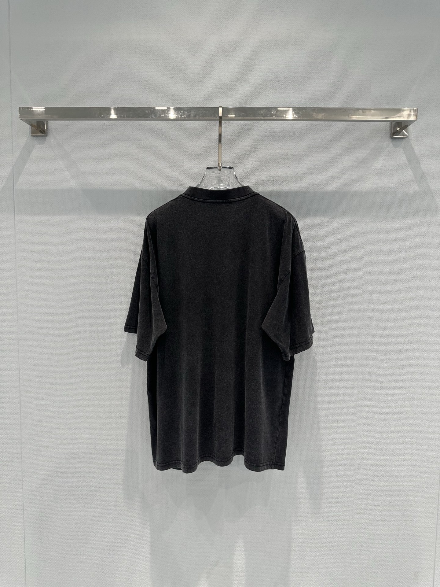 アレキサンダーワン 黒 ウォッシュ ロゴグラフィック Tシャツ 画像 9