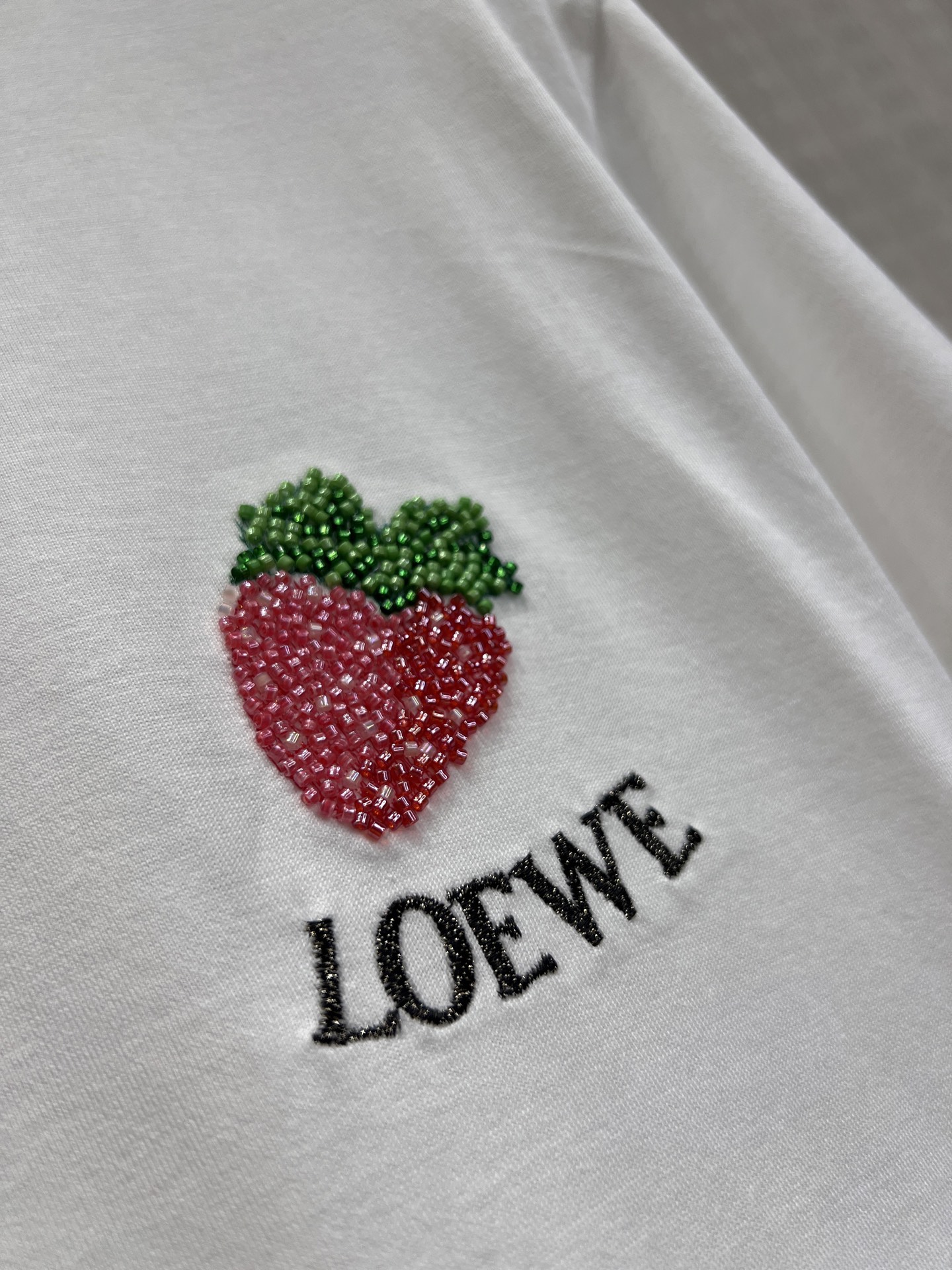 ロエベ 黒 クリスタル装飾 ストロベリーグラフィック Tシャツ 画像 6