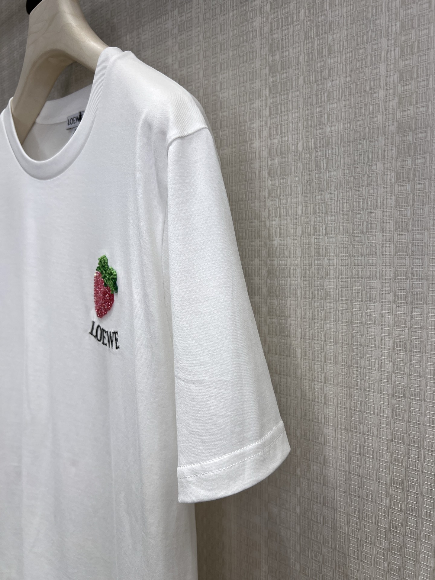 ロエベ 黒 クリスタル装飾 ストロベリーグラフィック Tシャツ 画像 7
