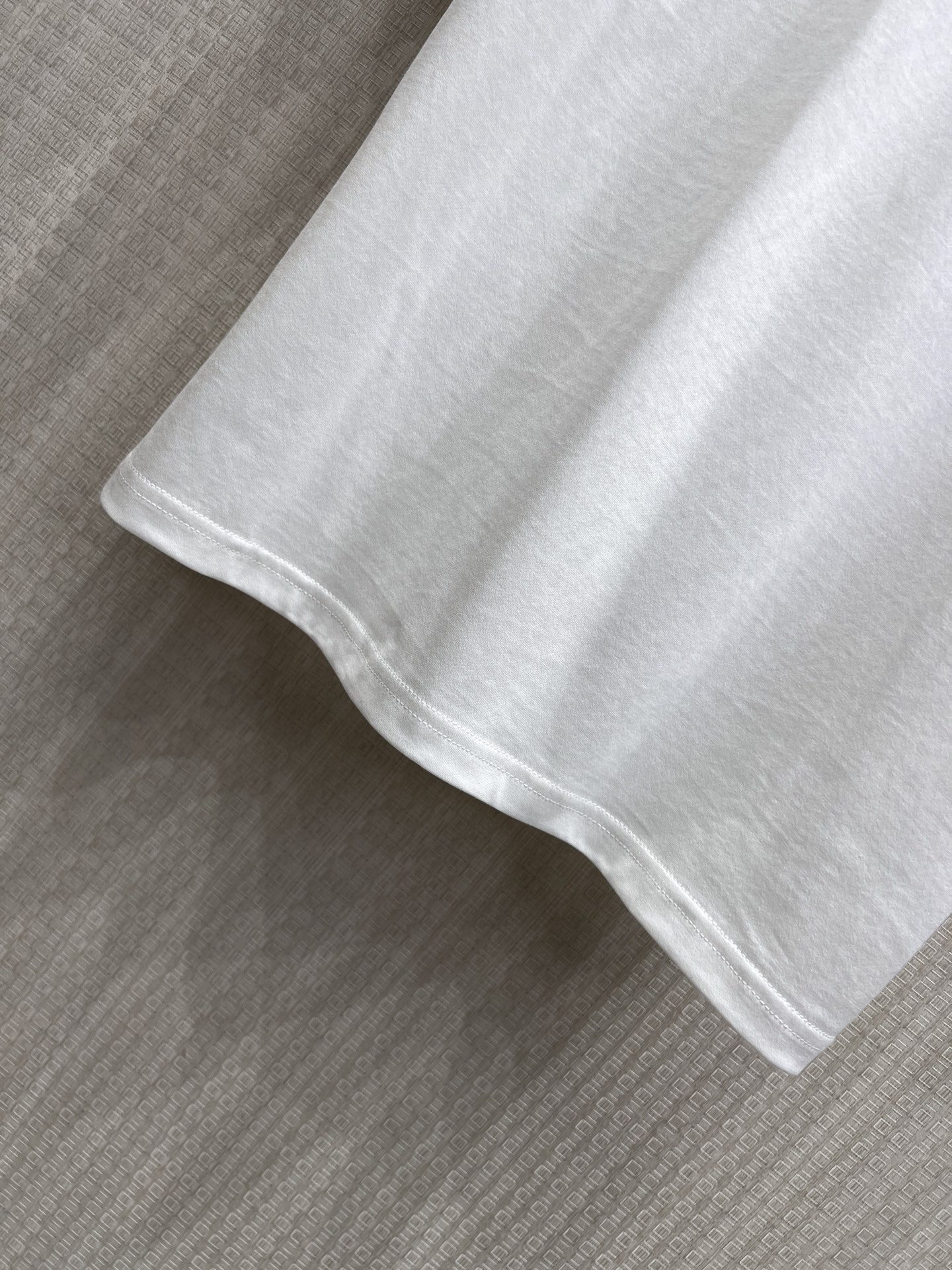 ロエベ 黒 クリスタル装飾 ストロベリーグラフィック Tシャツ 画像 8