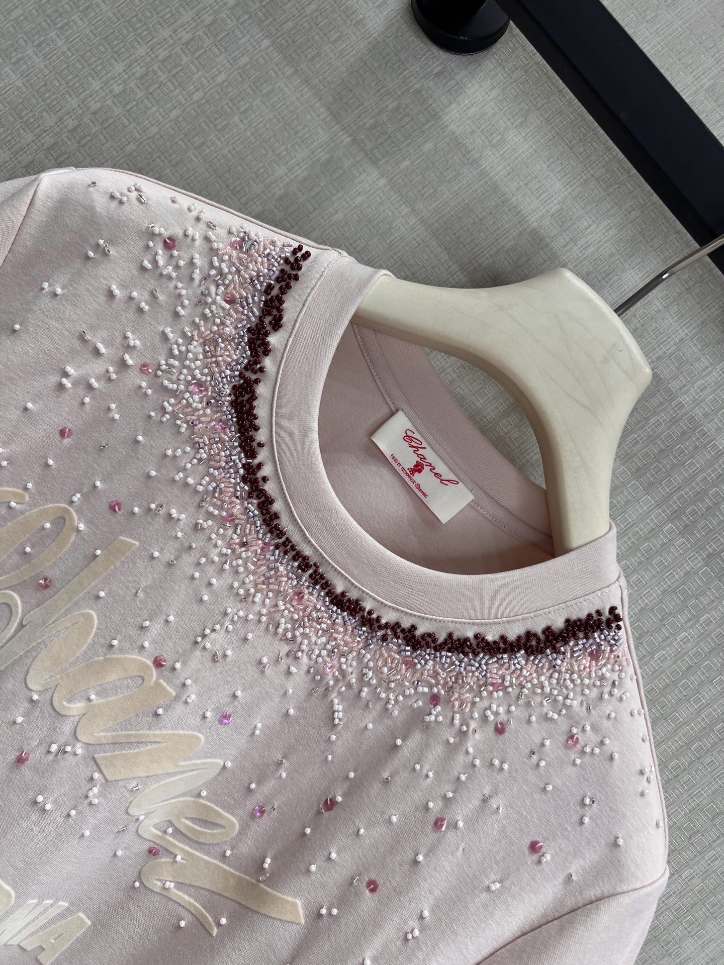 ピンク ロゴ刺繍 クリスタル装飾 ロゴグラフィック Tシャツ 画像 4