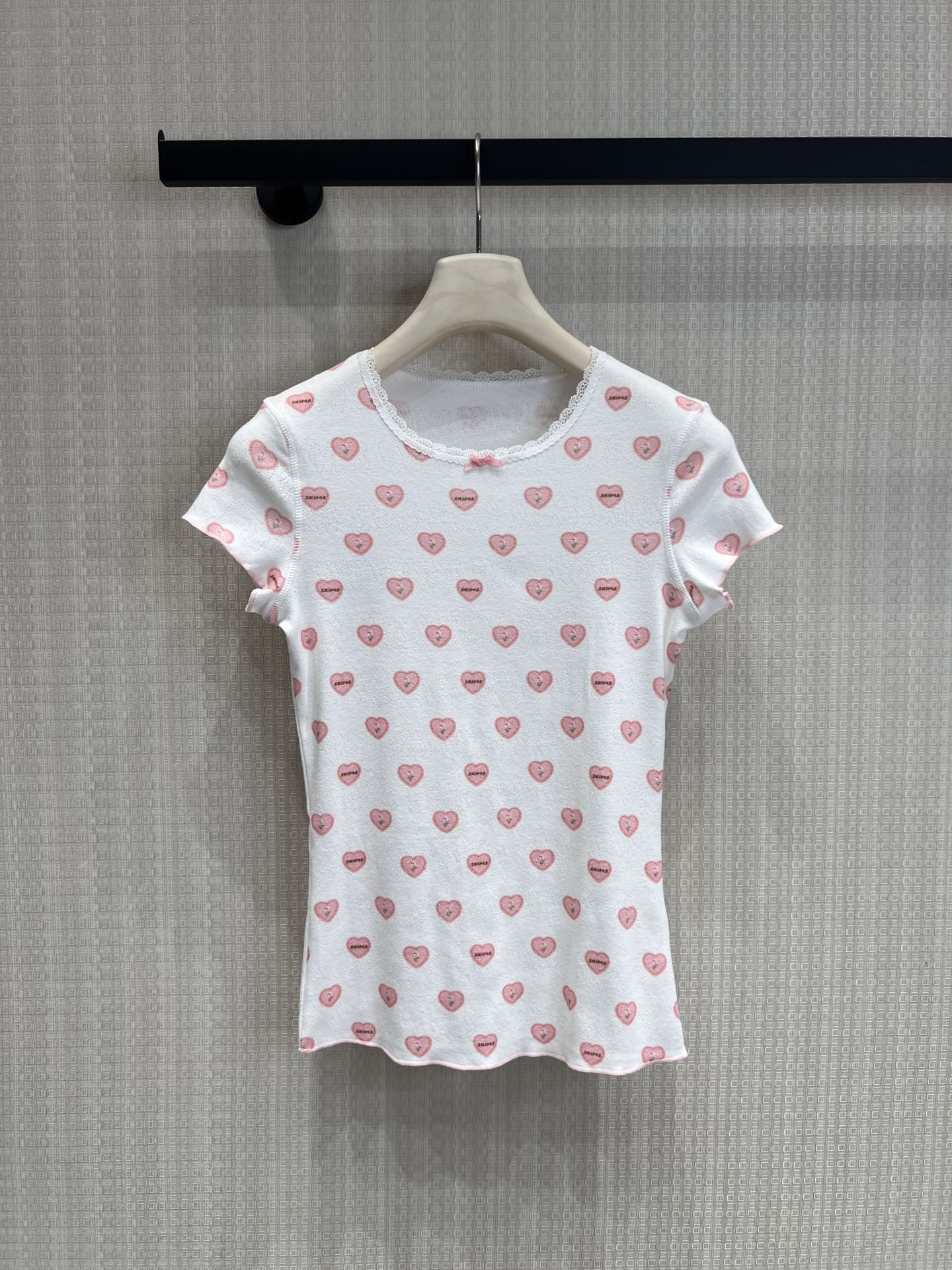 スキムズ グラフィックプリント フローラル バタフライ レーストリム ニットTシャツ 詳細画像 1