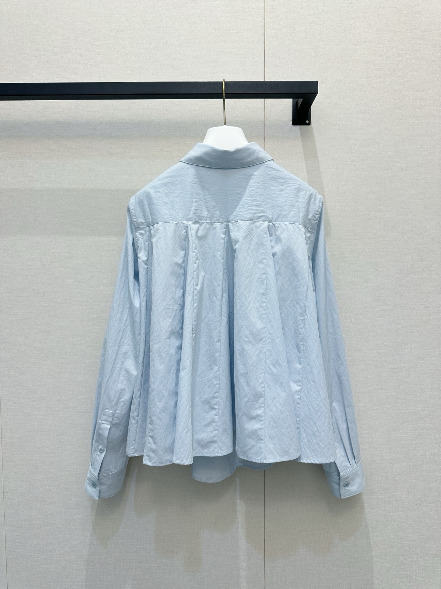 ロエベ ライトブルー ロゴ刺繍 襟付き ポケットディテール シャツ 画像 8