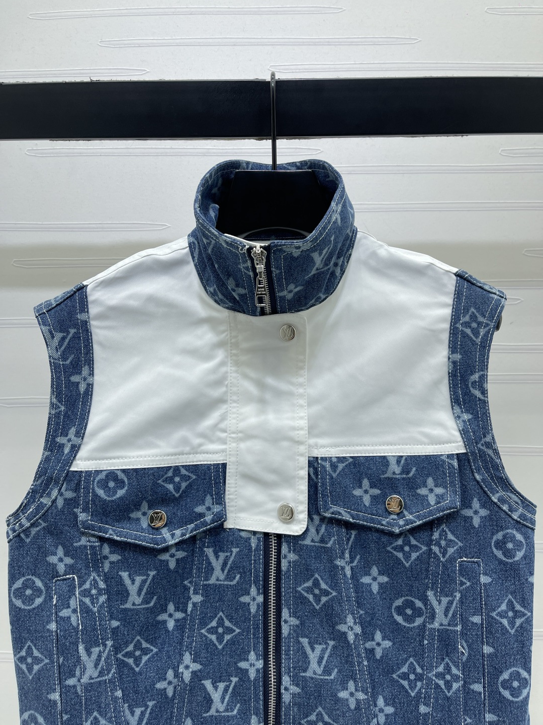 ルイ・ヴィトン 白 ロゴ刺繍 ジャカード ハイウエスト デニム ニットタンクトップ 画像 5
