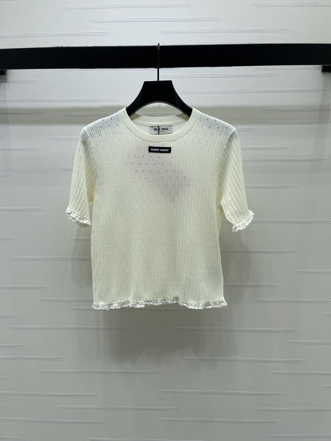 ミュウミュウ フローラル ロゴ刺繍 透かし編み レーストリム ニットTシャツ 詳細画像 3