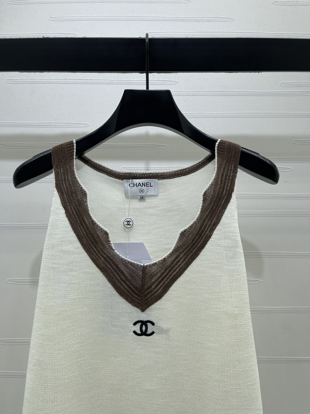 シャネル ロゴ刺繍 Vネック ニットタンクトップ 画像 4