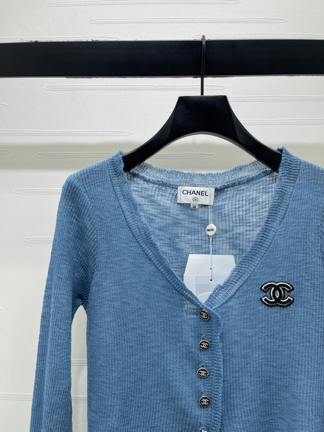 シャネル フローラル ロゴ刺繍 Vネック クロップド ニットカーディガン 画像 4