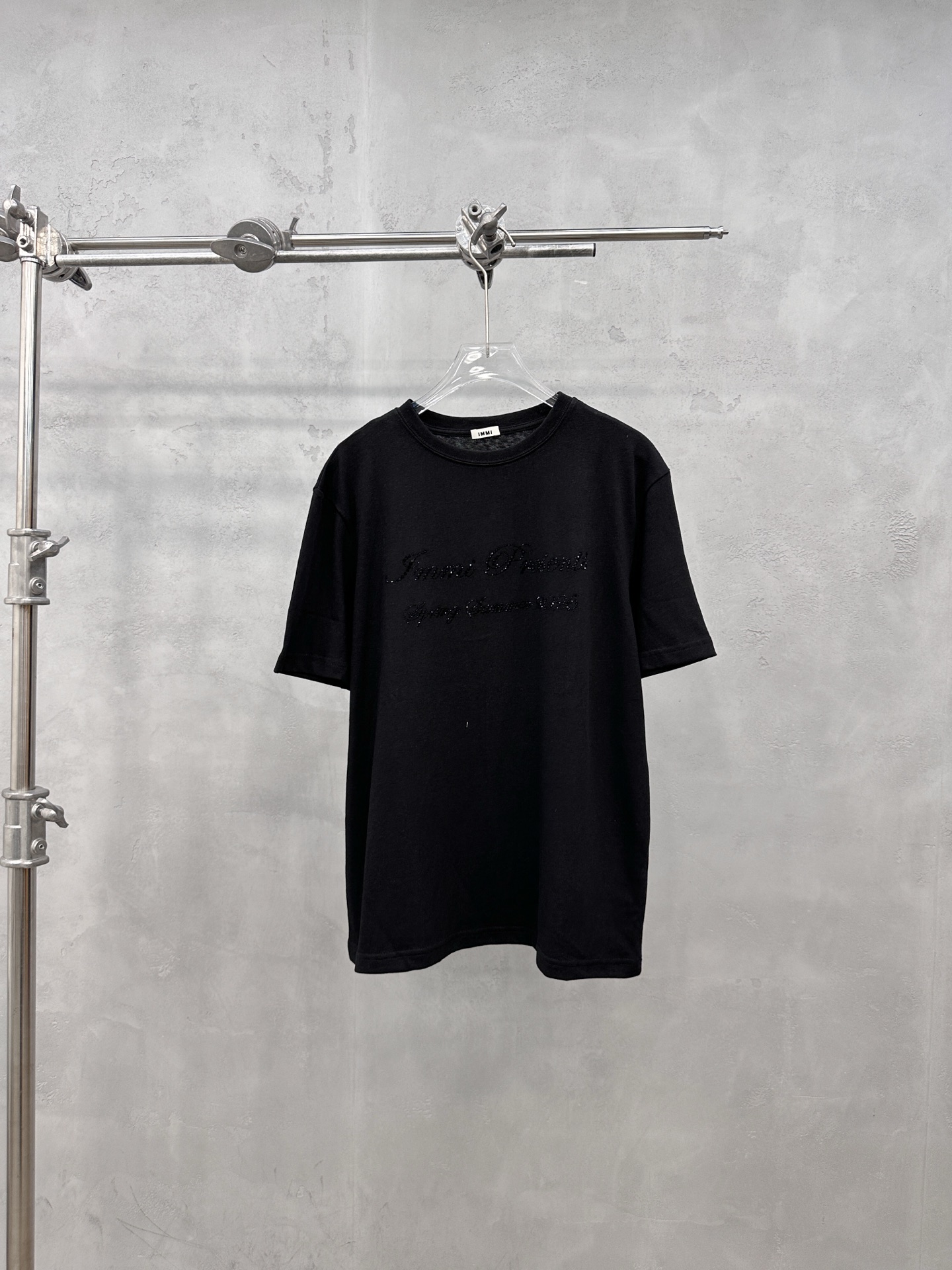 イミ ラインストーン スクリプトロゴ Tシャツ 詳細画像 1