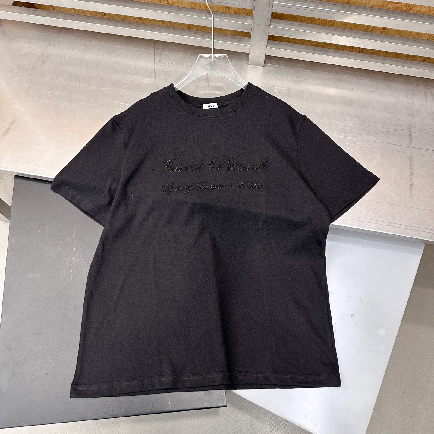 イミ ラインストーン スクリプトロゴ Tシャツ 画像 4