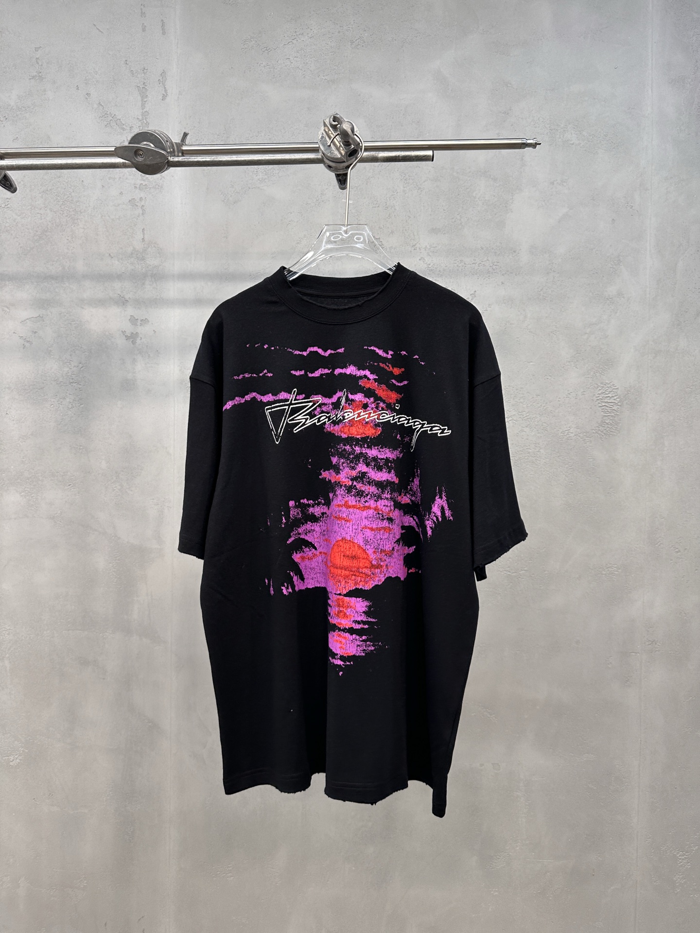 バレンシアガ ペイントロゴ ウォッシュド Tシャツ 詳細画像 1