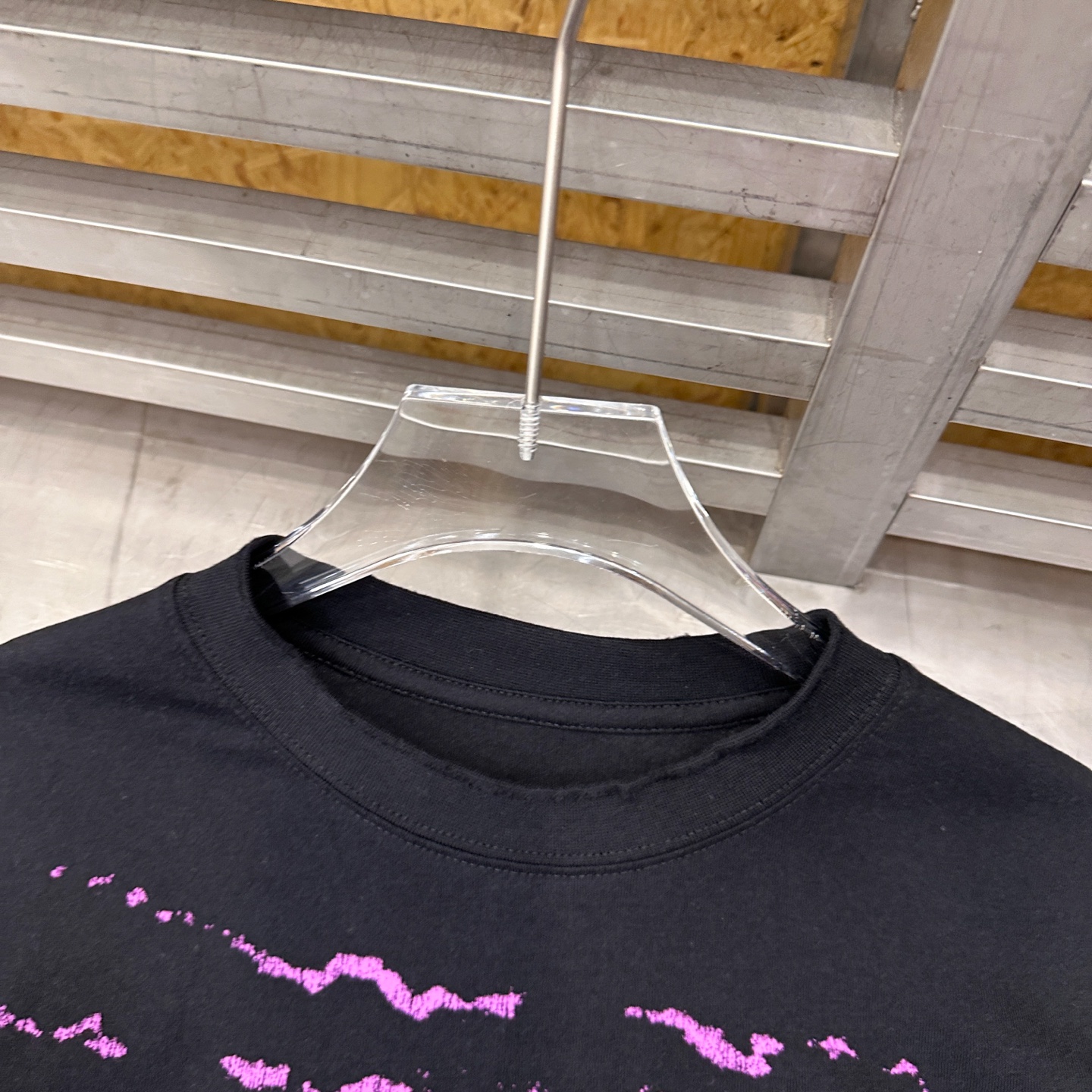 バレンシアガ ペイントロゴ ウォッシュド Tシャツ 画像 5