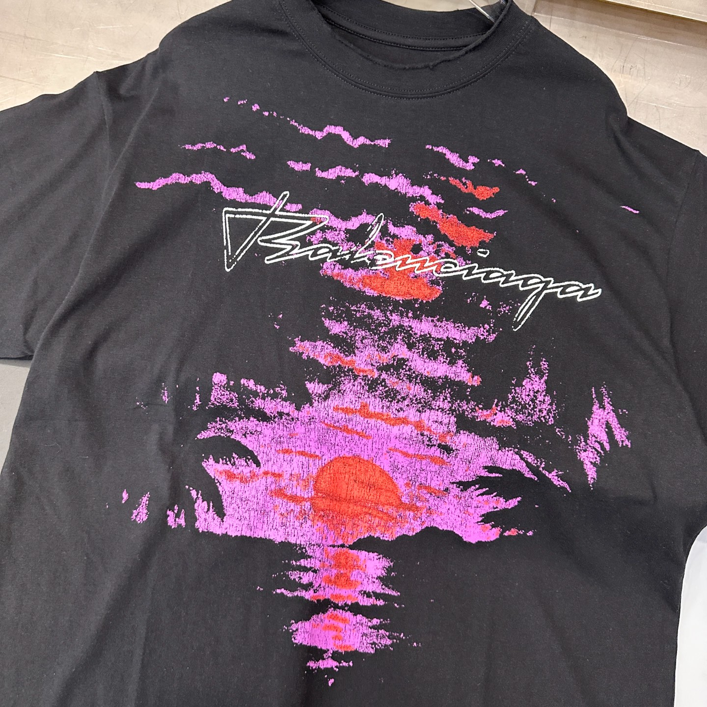 バレンシアガ ペイントロゴ ウォッシュド Tシャツ 画像 6