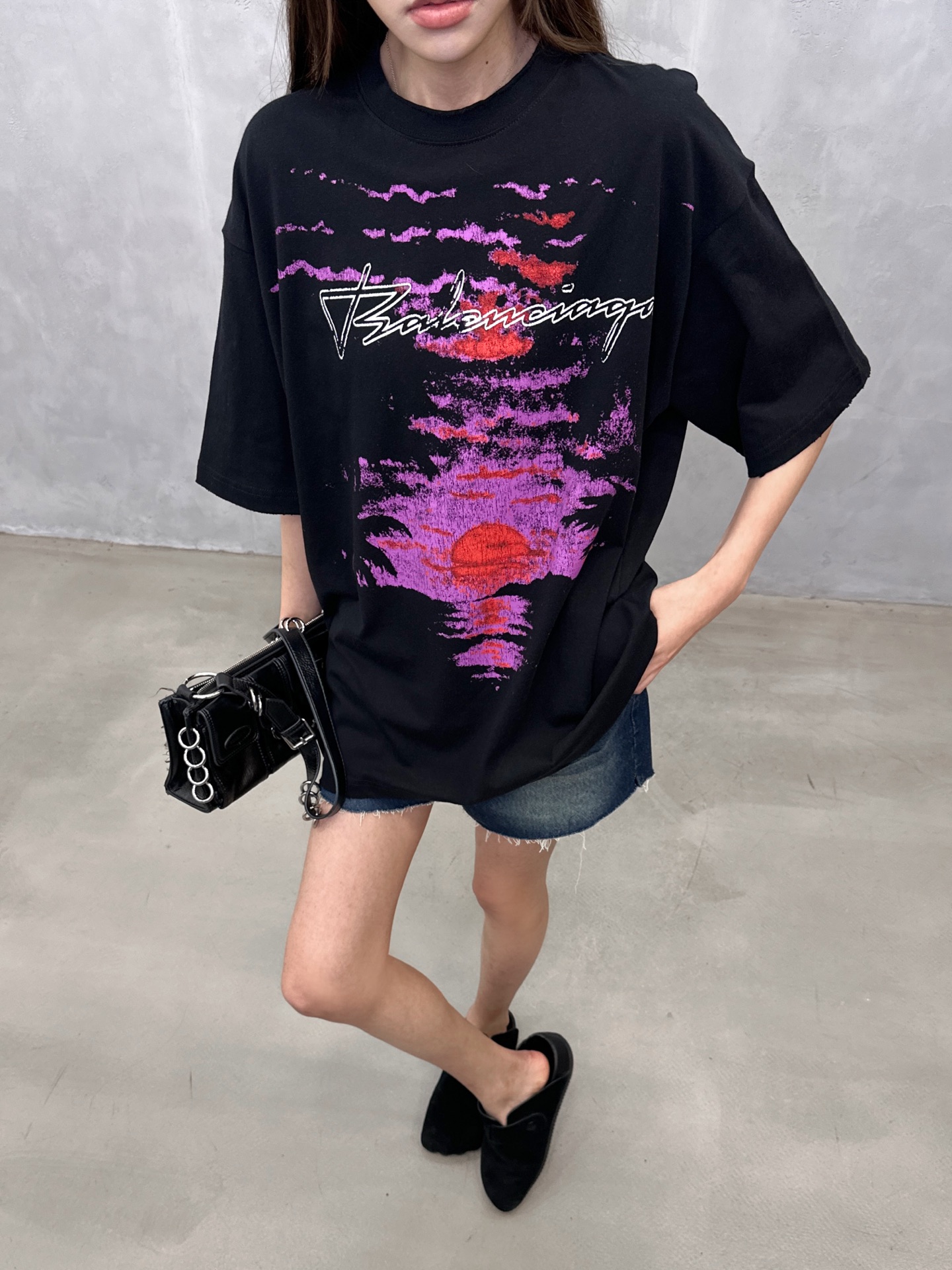 バレンシアガ ペイントロゴ ウォッシュド Tシャツ 画像 8