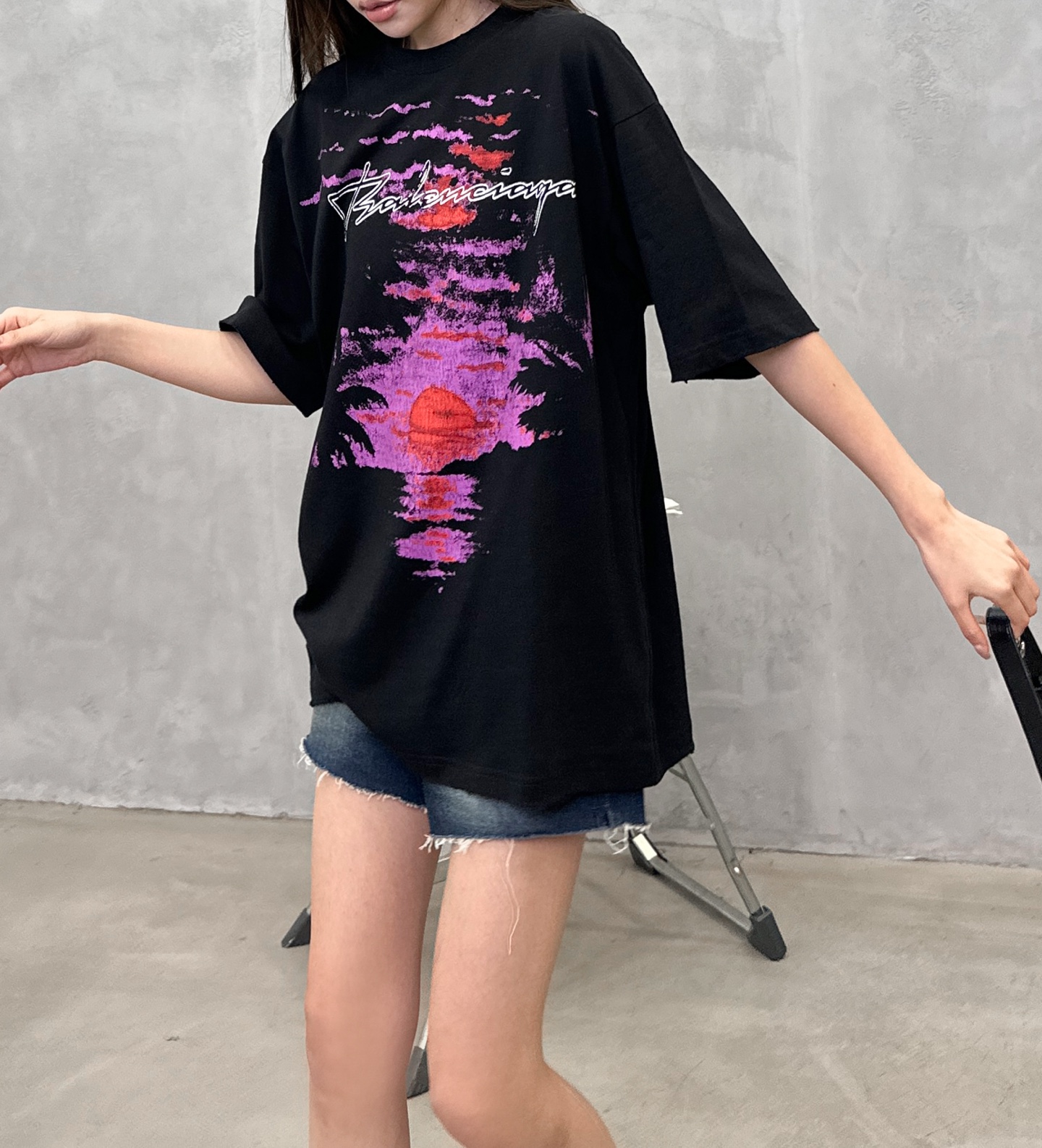 バレンシアガ ペイントロゴ ウォッシュド Tシャツ 画像 9