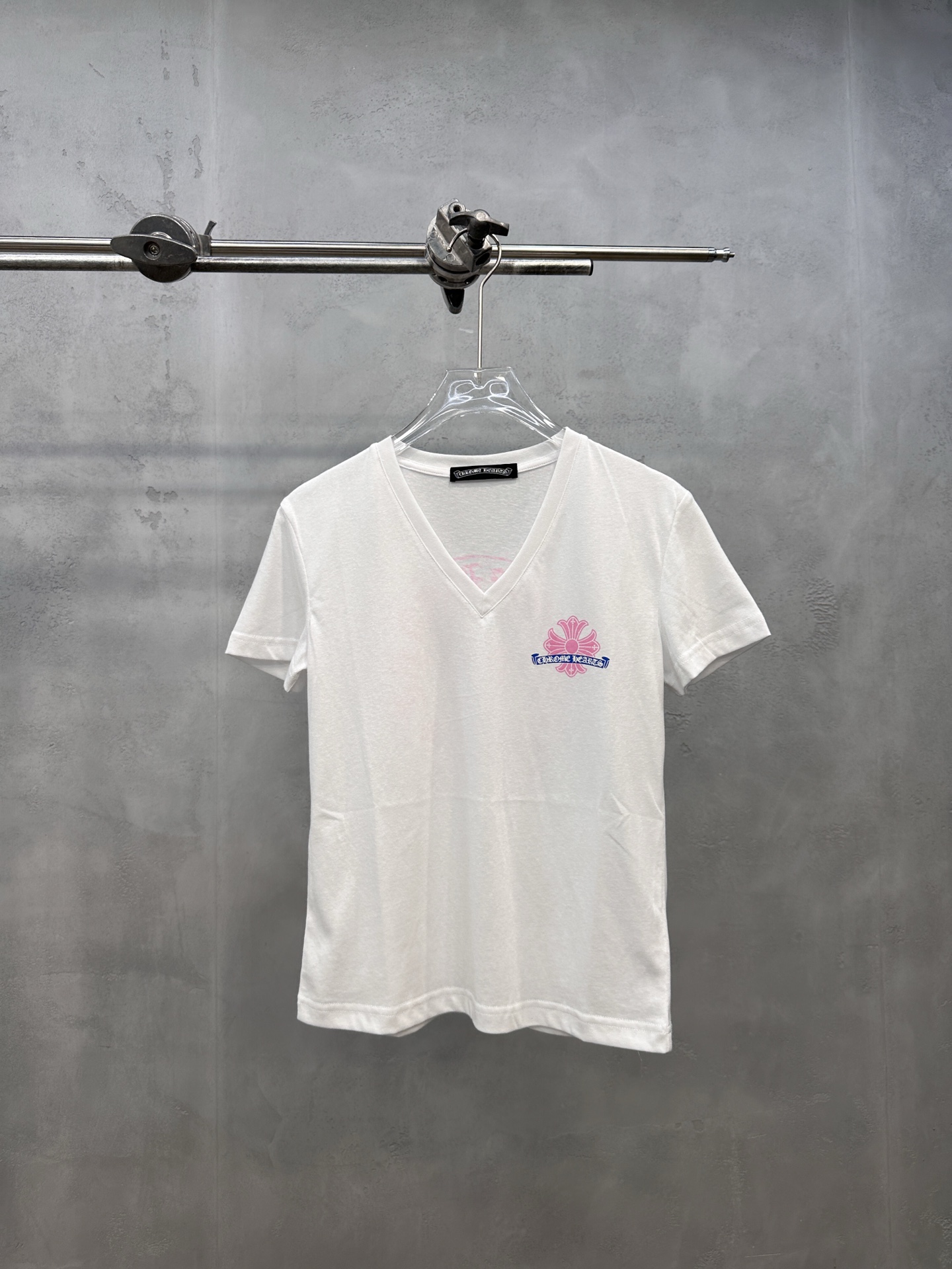 クロムハーツ スモールグラフィックロゴTシャツ 詳細画像 1