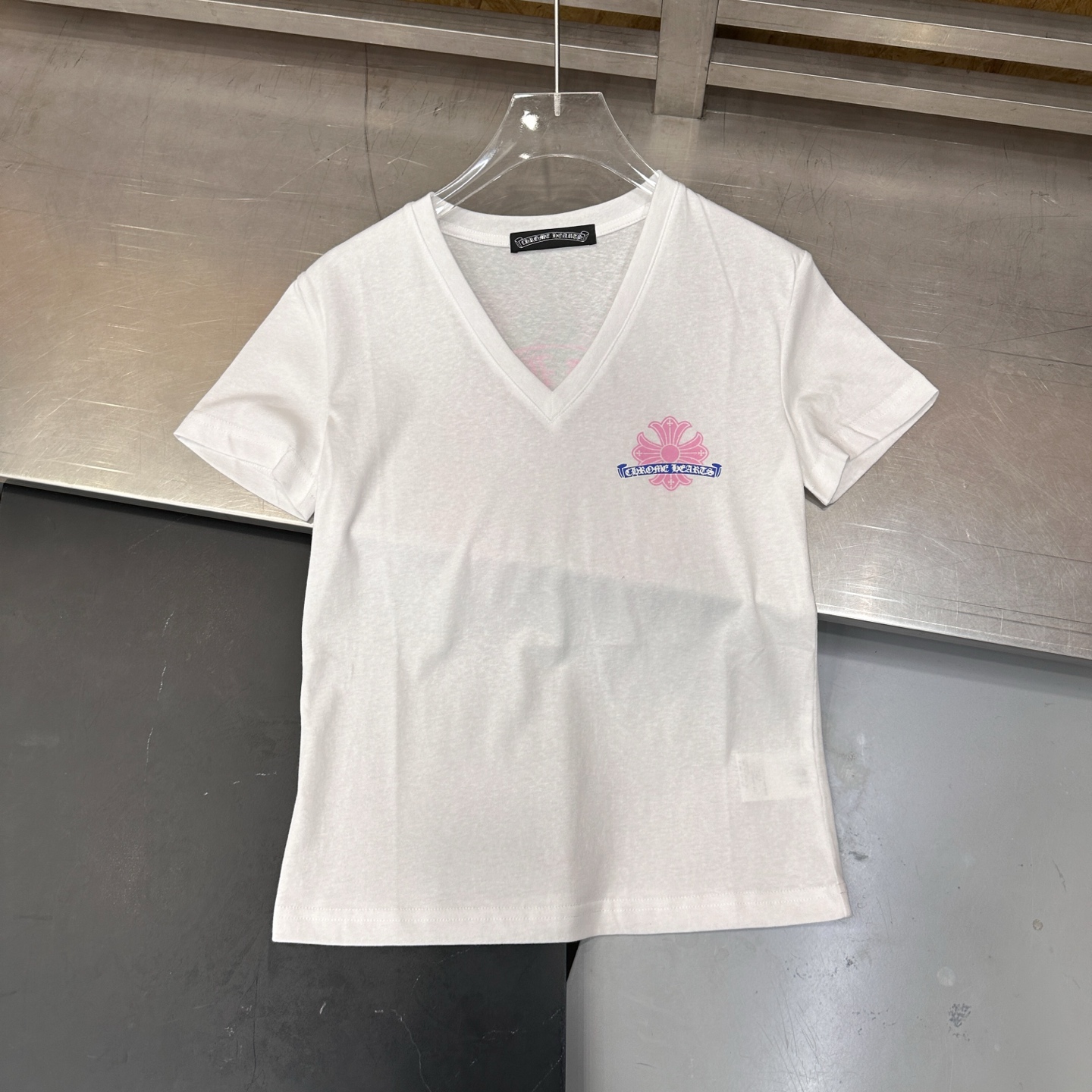 クロムハーツ スモールグラフィックロゴTシャツ 画像 4