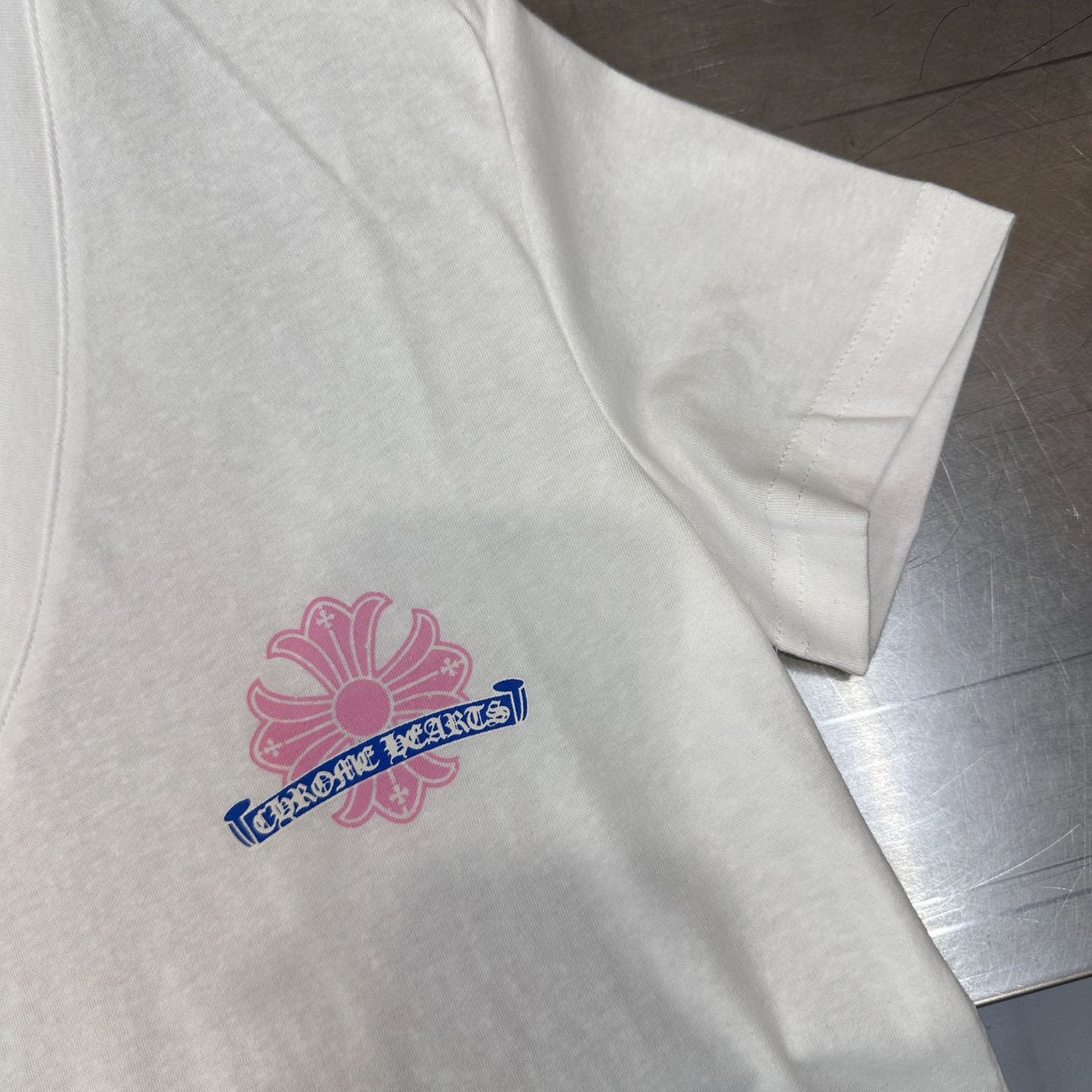 クロムハーツ スモールグラフィックロゴTシャツ 画像 6
