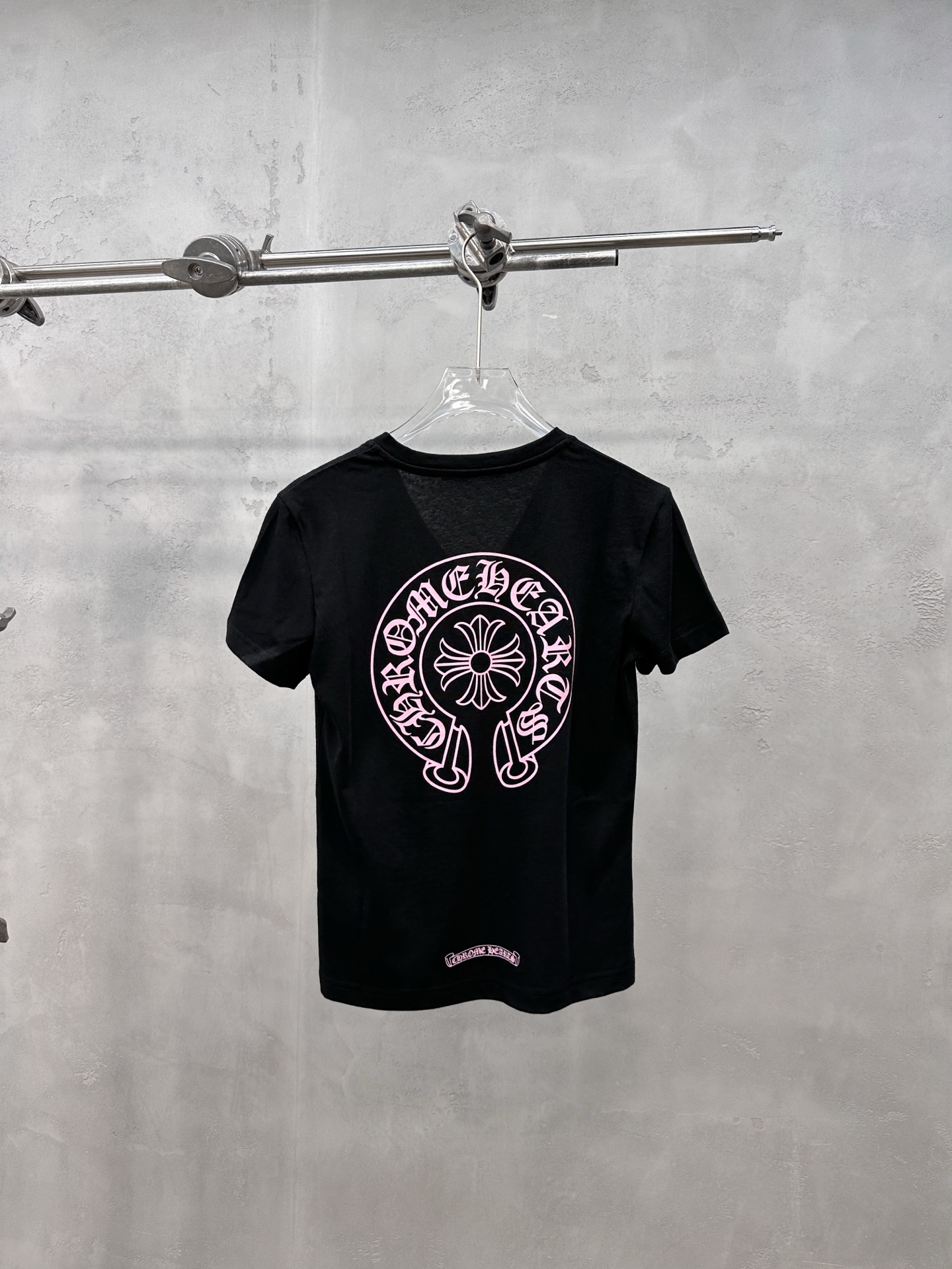 クロムハーツ フローラルクロス グラフィック Vネック Tシャツ 詳細画像 3