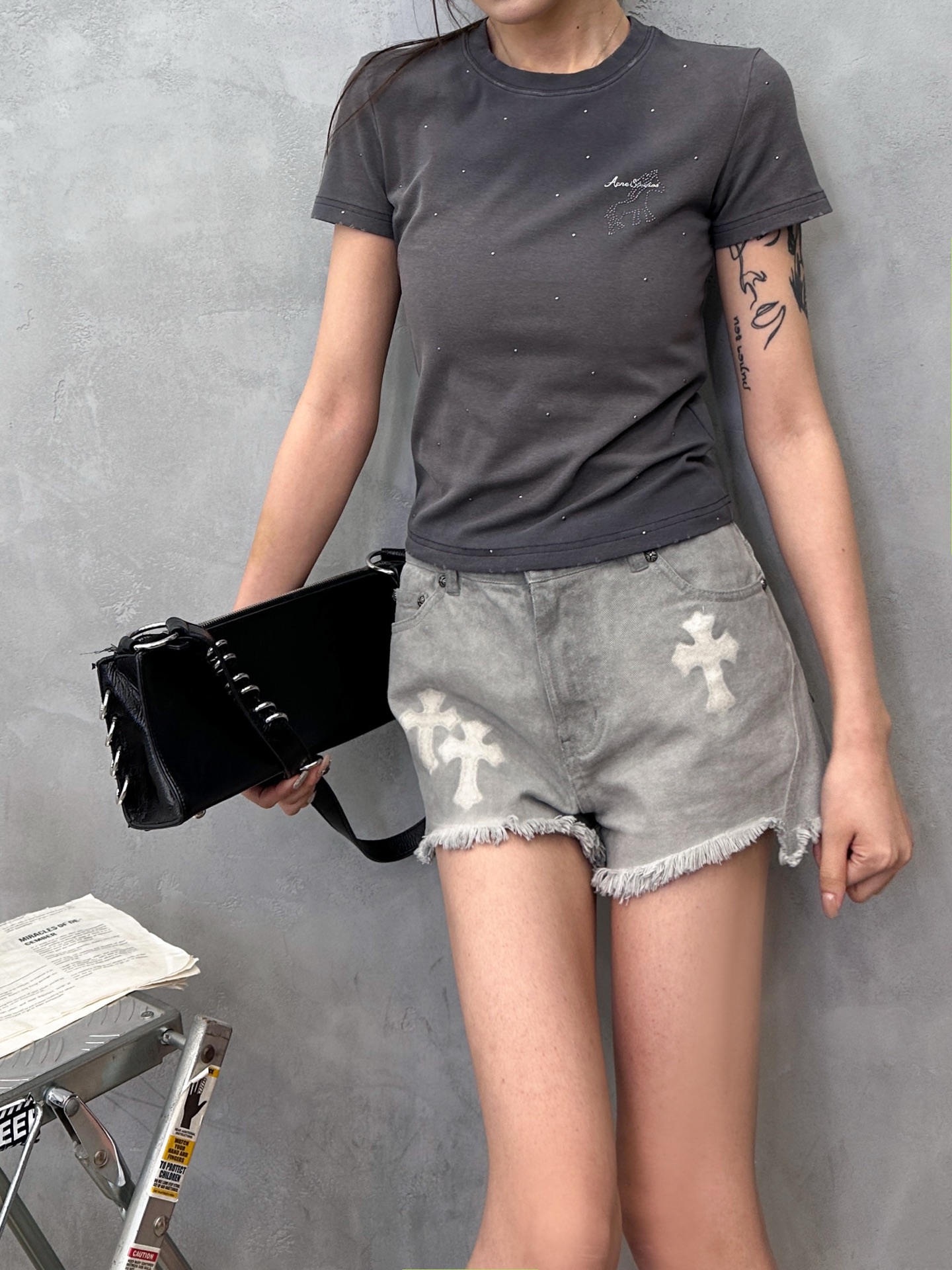 アクネ ストゥディオズ ラインストーン ウォッシュド Tシャツ 画像 9