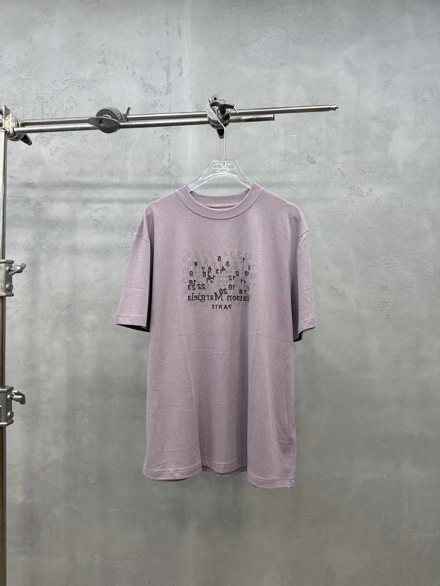 エムエム6 メゾン マルジェラ ロゴ刺繍Tシャツ 詳細画像 1