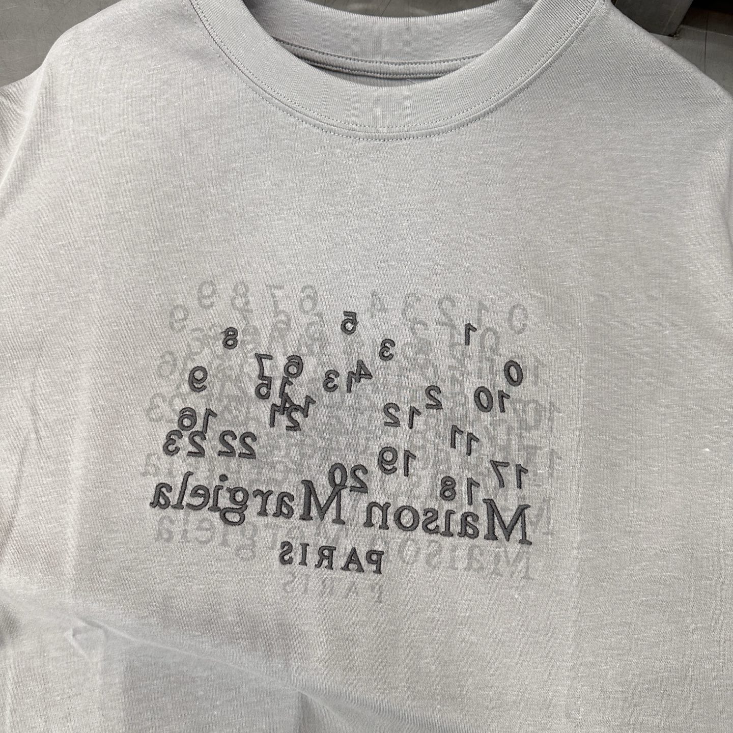 エムエム6 メゾン マルジェラ ロゴプリント刺繍 Tシャツ 画像 6