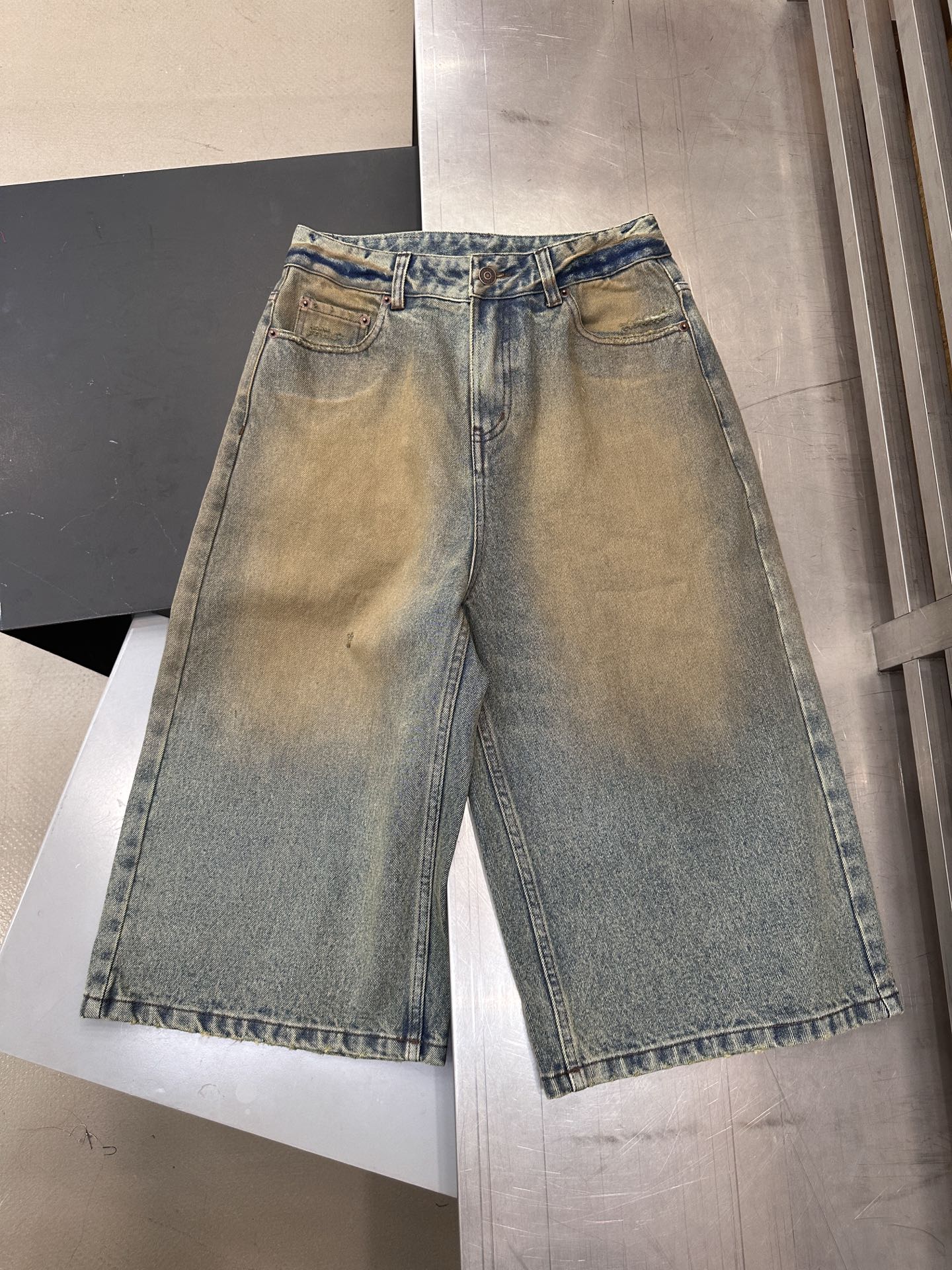アクネ ストゥディオズ ウォッシュ加工デニムショーツ 画像 4