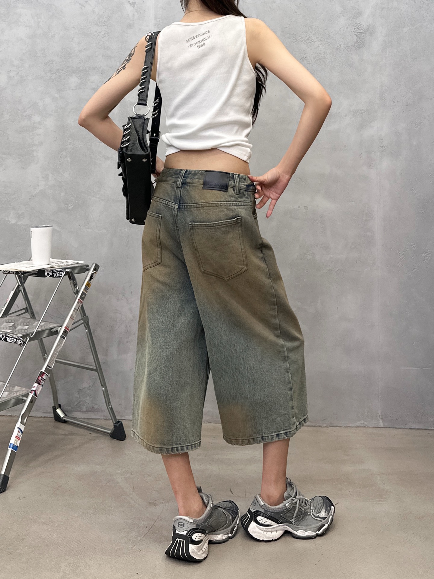 アクネ ストゥディオズ ウォッシュ加工デニムショーツ 画像 9