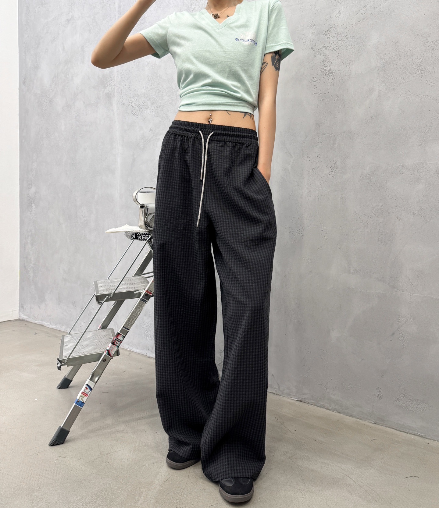 アレキサンダーワン チェック ワイドパンツ ラインストーン ドローストリング 画像 9