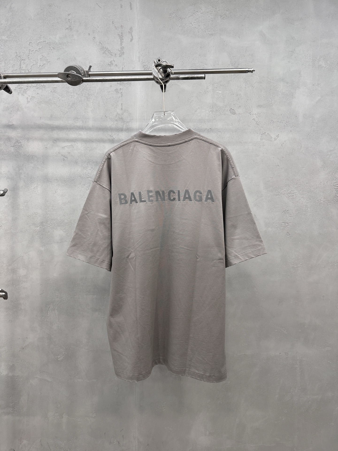バレンシアガ ウォッシュド ロゴ Tシャツ 詳細画像 2