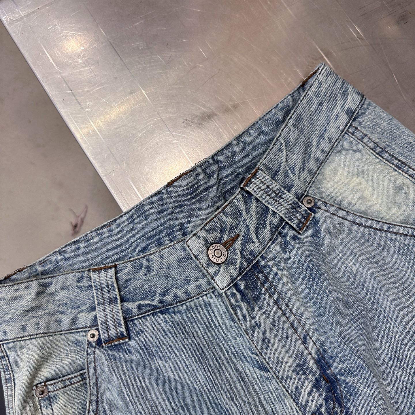 アクネ ストゥディオズ ウォッシュ加工 ワイドデニムパンツ 画像 5