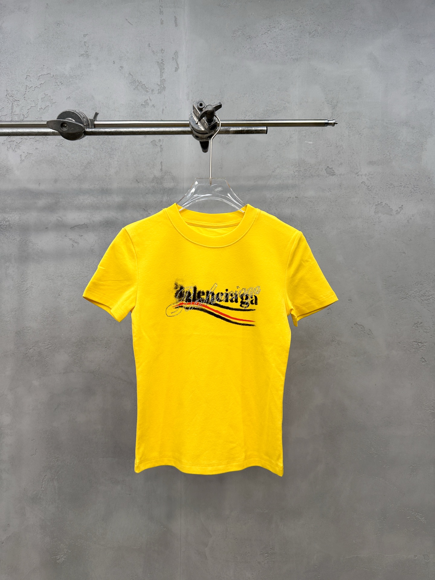 バレンシアガ ラインストーン ロゴ Tシャツ 詳細画像 1