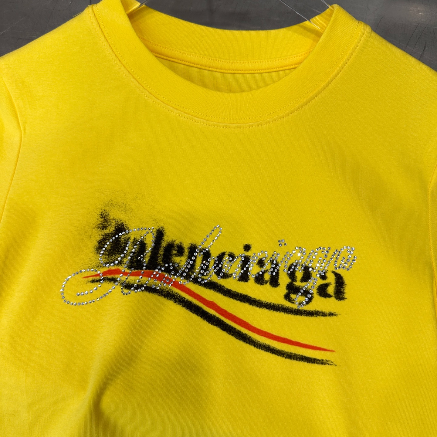 バレンシアガ ラインストーン ロゴ Tシャツ 画像 6