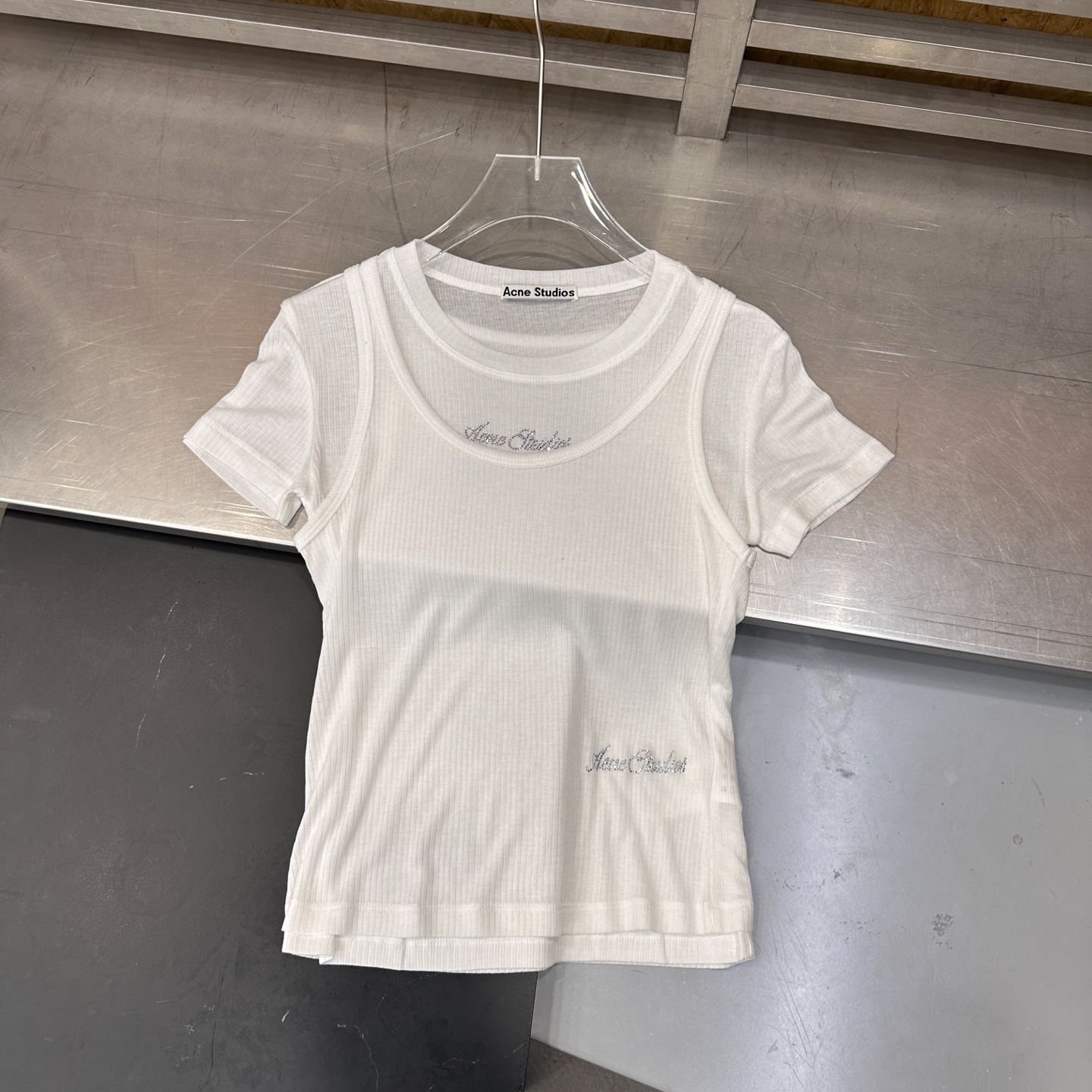 アクネ ストゥディオズ ラインストーンロゴTシャツ 画像 4