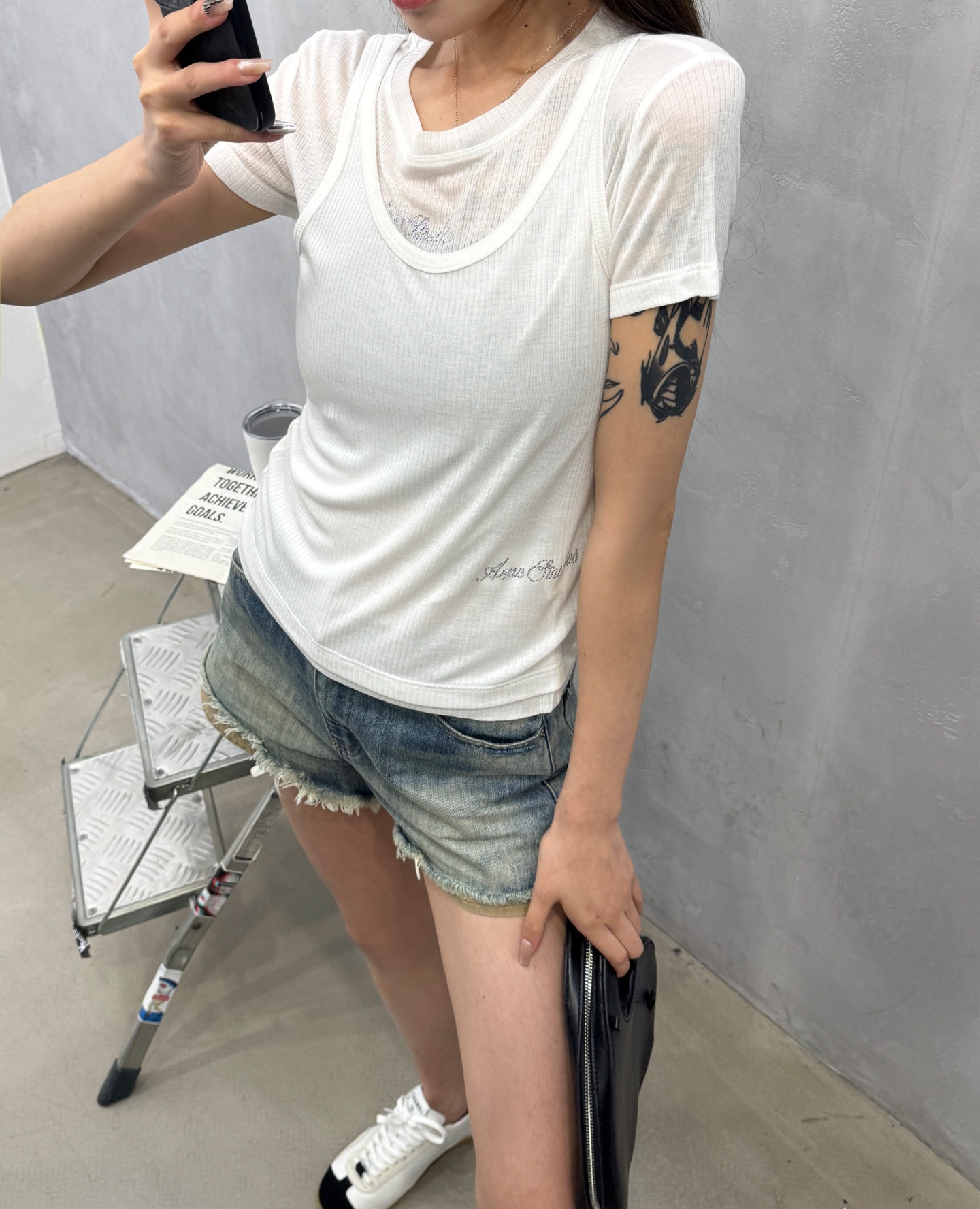 アクネ ストゥディオズ ラインストーンロゴTシャツ 画像 8