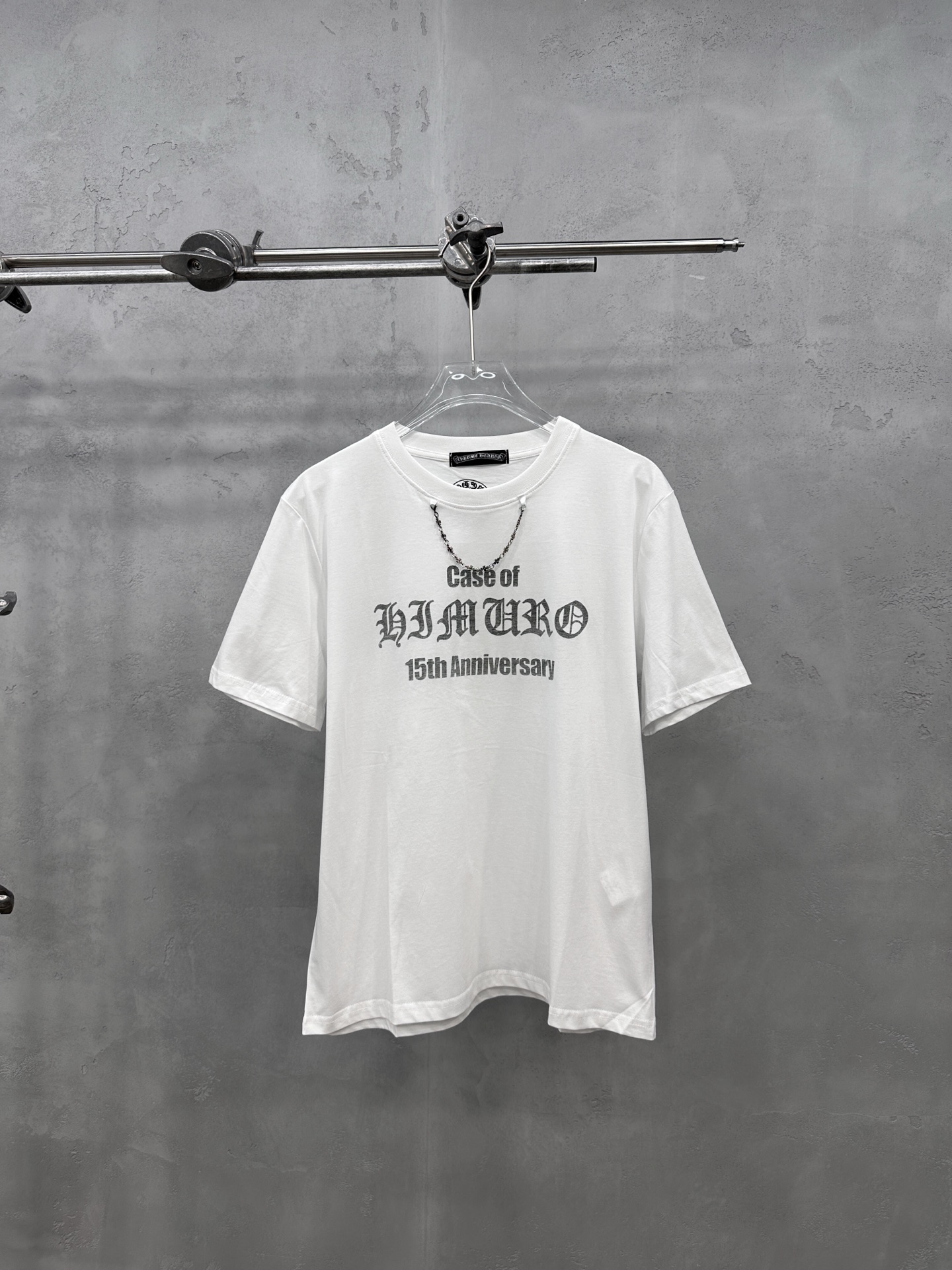 クロムハーツ ネックレスディテール ウォッシュド グラフィック Tシャツ 詳細画像 1