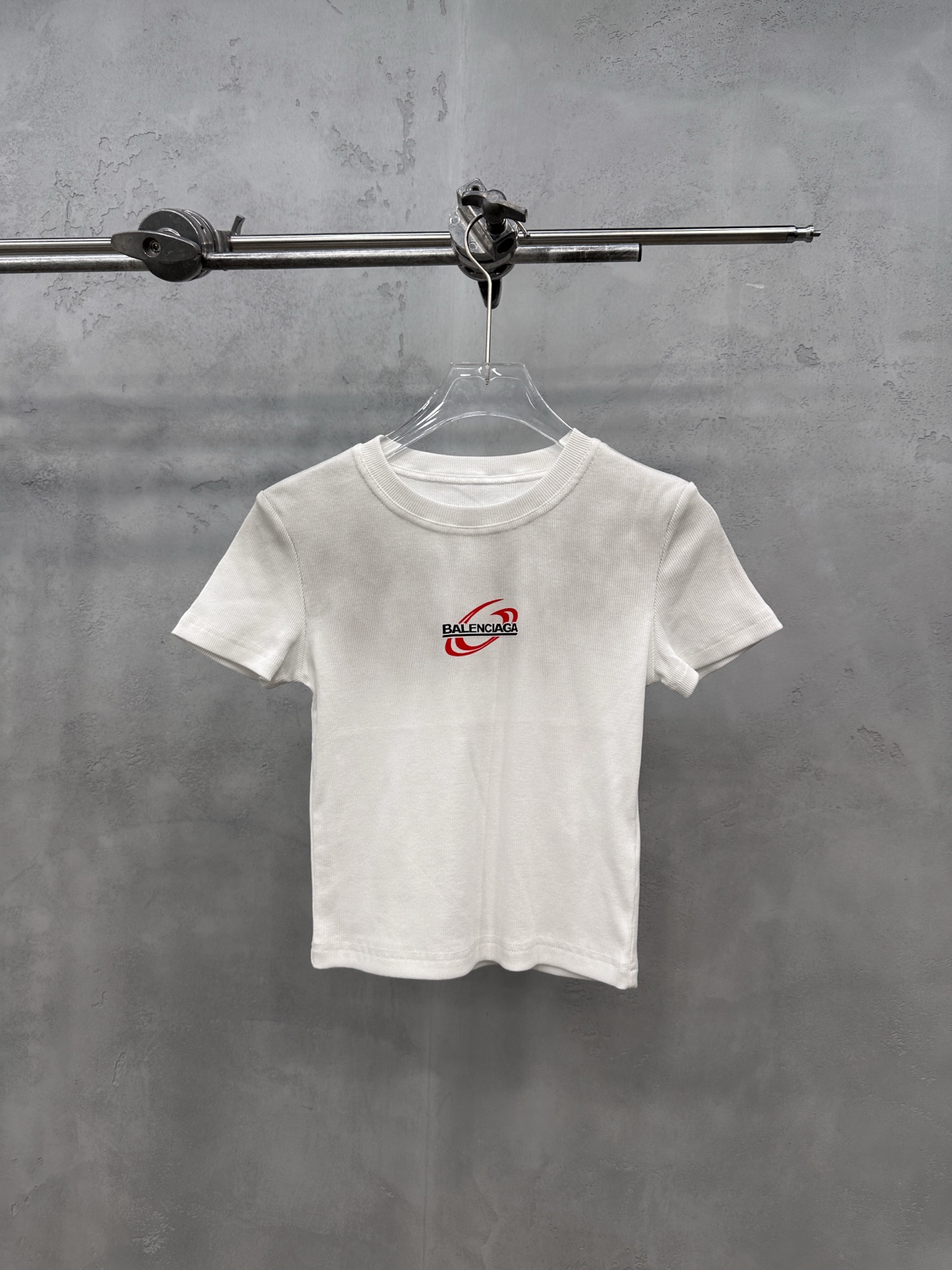 バレンシアガ スモールグラフィックロゴTシャツ 詳細画像 1