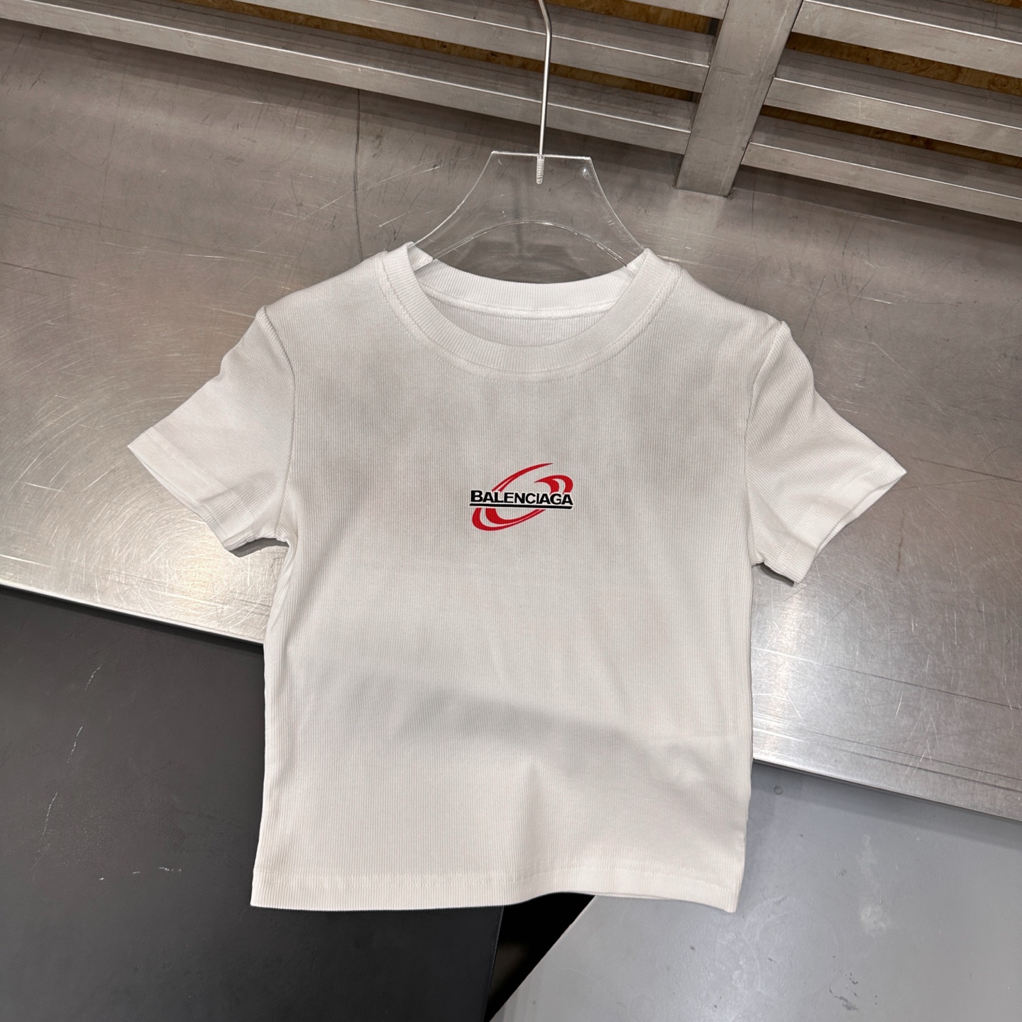 バレンシアガ スモールグラフィックロゴTシャツ 画像 4