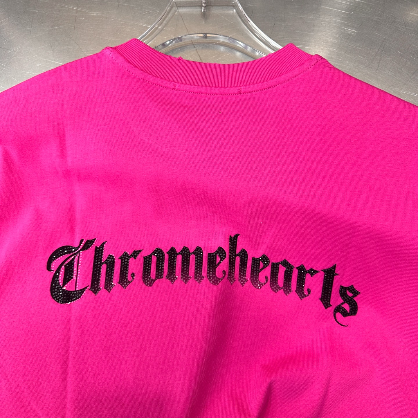 クロムハーツ ラインストーンロゴ ピンクウォッシュTシャツ 画像 5