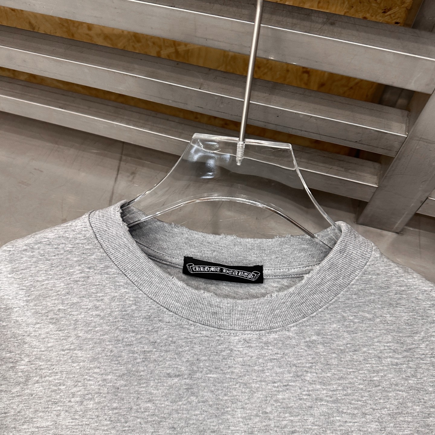 クロムハーツ ラインストーンロゴ ウォッシュ加工Tシャツ 画像 5