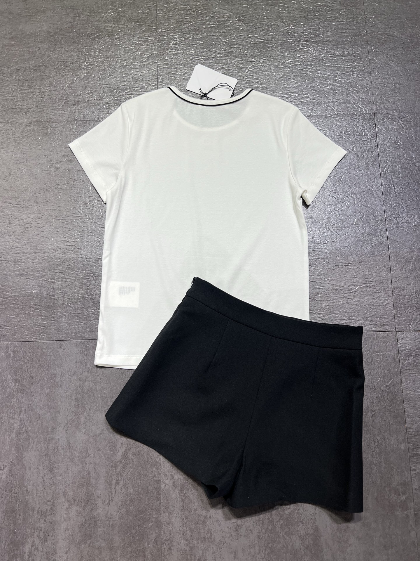 ヴァレンティノ コットンTシャツ スコートセット 画像 6