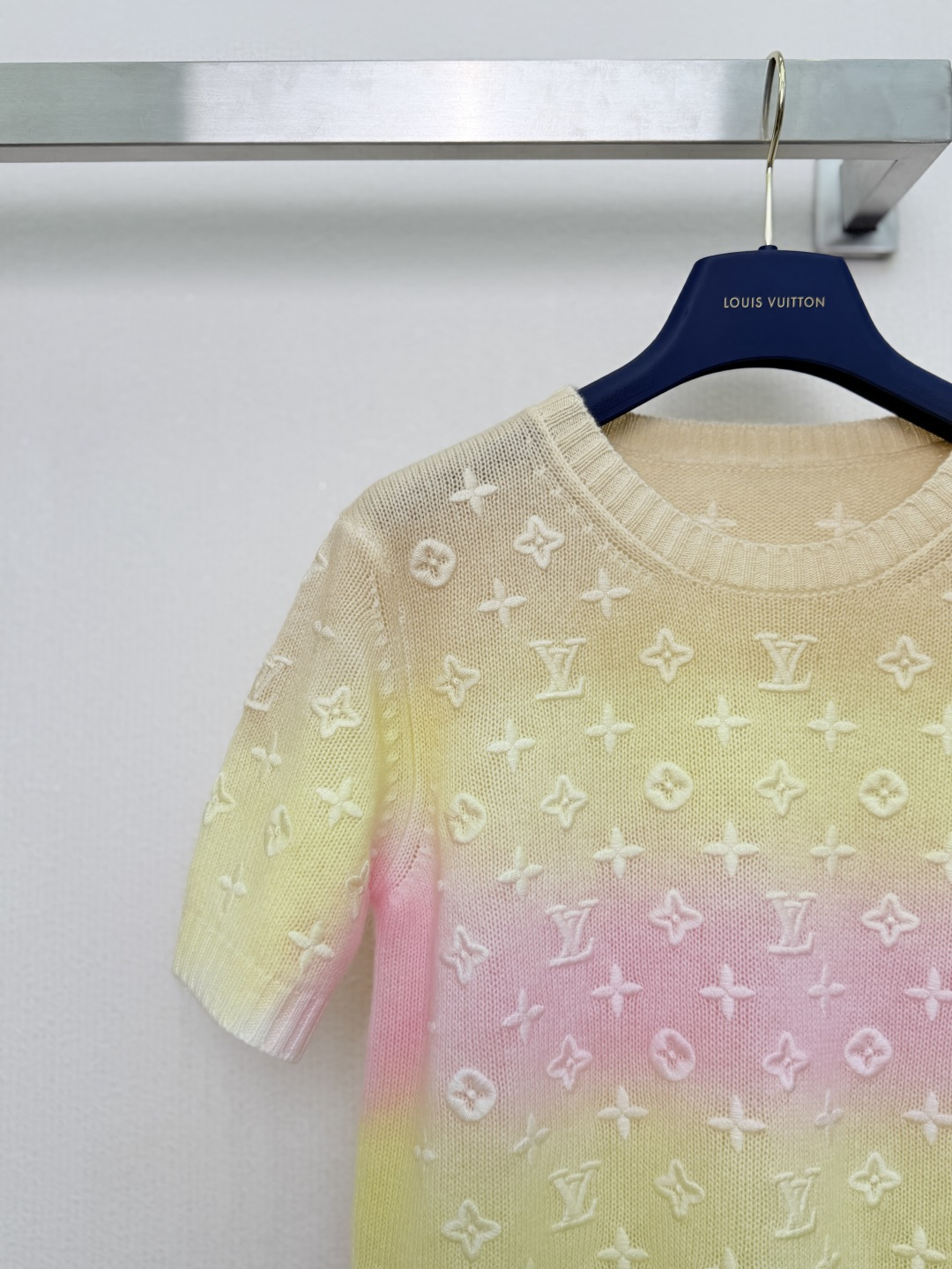 ルイ ヴィトン モノグラム刺繍 半袖ニットトップ 詳細画像 2