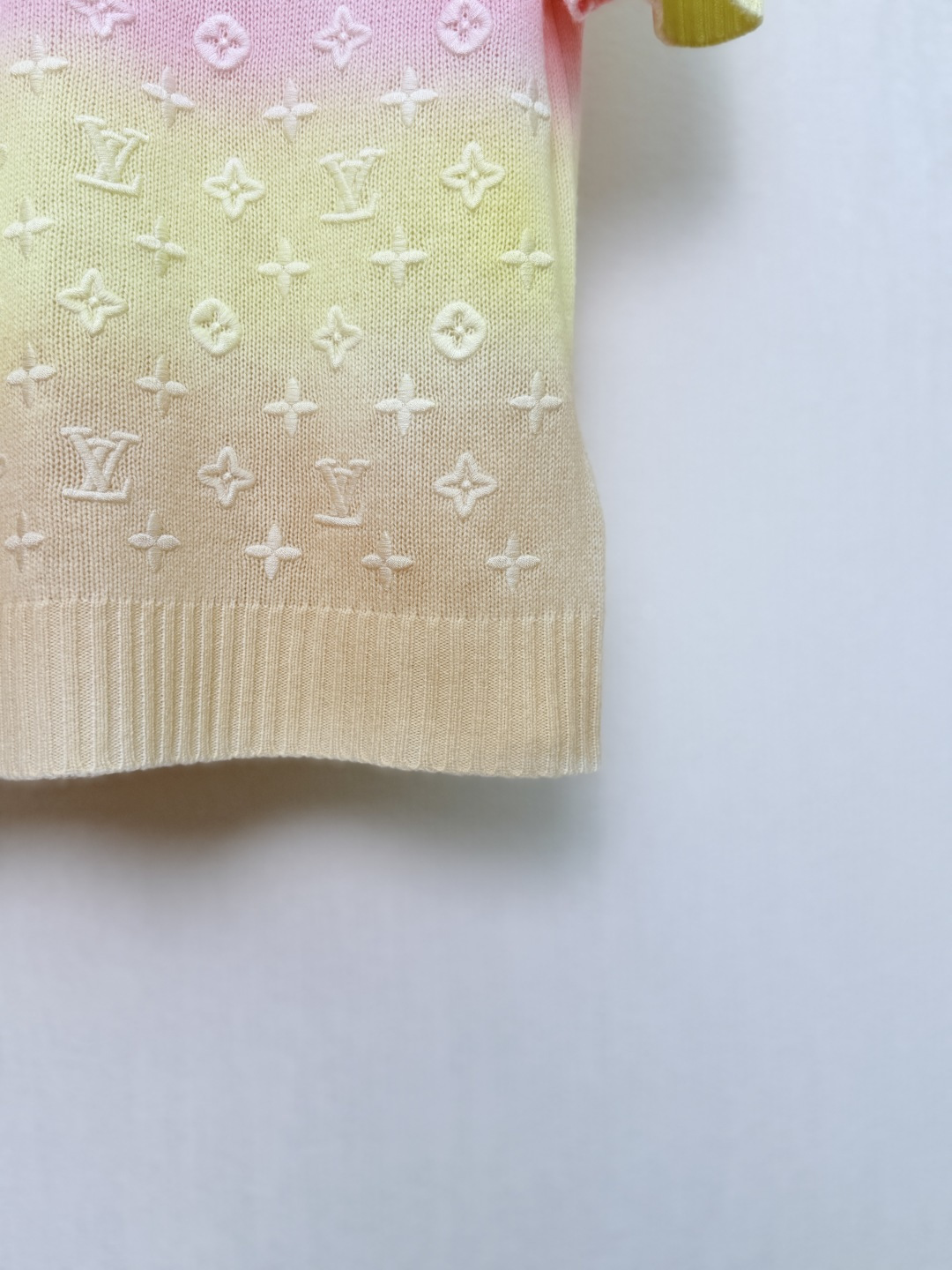ルイ ヴィトン モノグラム刺繍 半袖ニットトップ 詳細画像 3