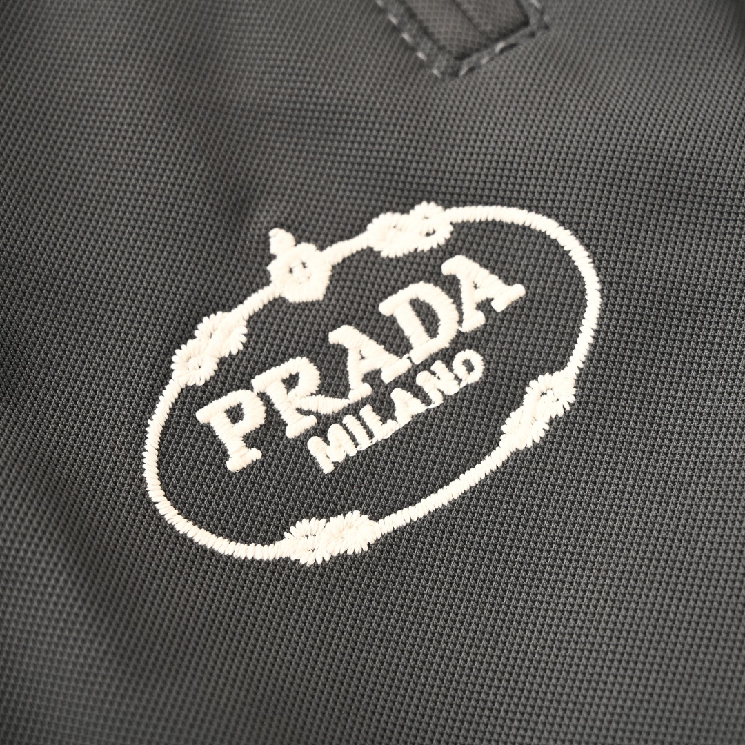プラダ PRD サークル刺繍 トライアングルプレート ナイロンパンツ ブラック グレー 画像 5
