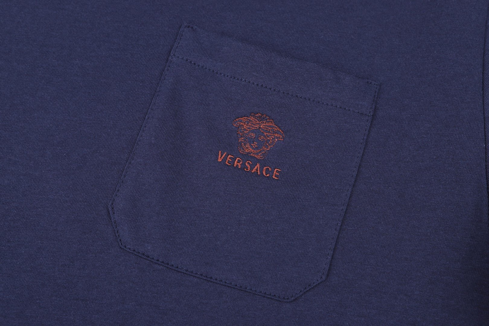 ヴェルサーチェ ポケット刺繍Tシャツ ネイビー 画像 5