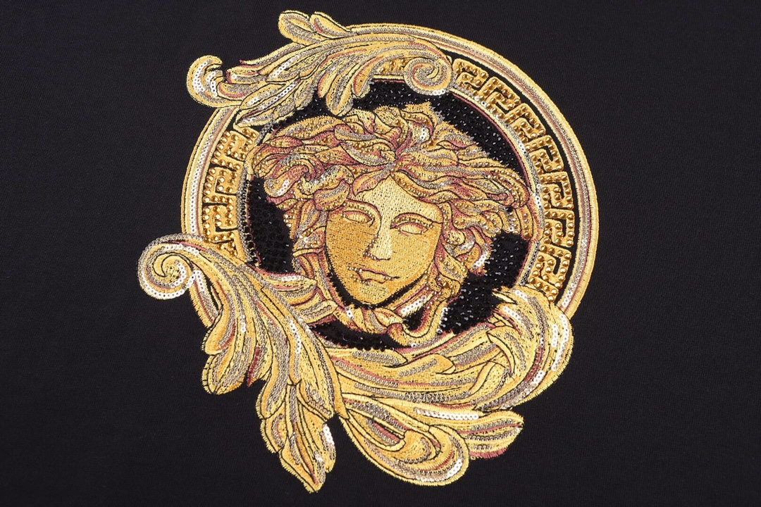 ヴェルサーチェ メデューサ装飾Tシャツ ブラック 1013944 画像 5