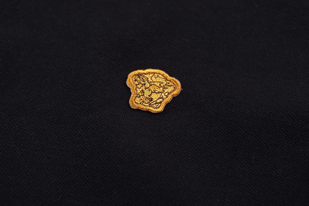 ヴェルサーチェ ロゴアップリケ刺繍ポロ ブラック 画像 5
