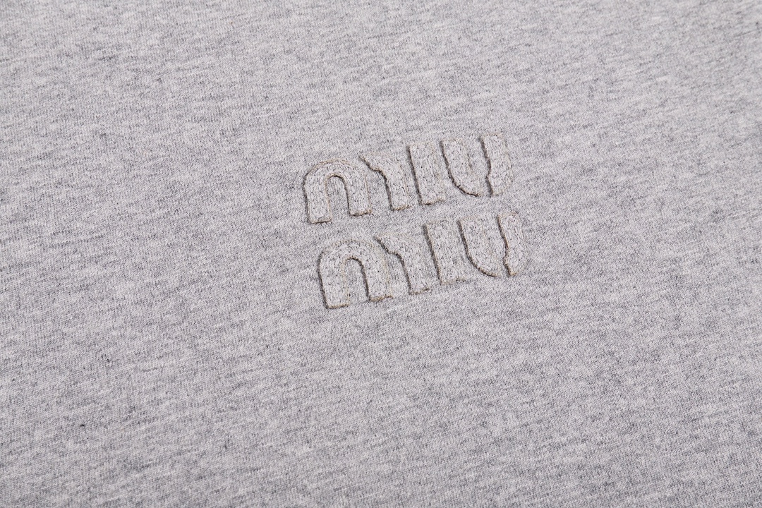 ミュウミュウ アップリケ刺繍Tシャツ グレー 画像 5