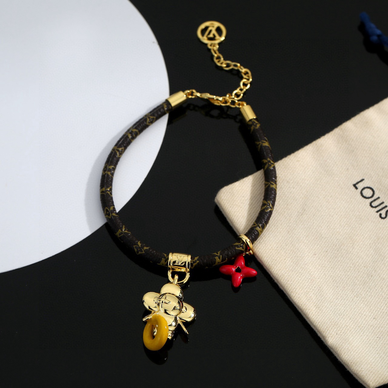 ルイヴィトン LV Circle リバーシブル ブレスレット ロゴレター レザー ゴールド モノグラムチャーム 画像 6